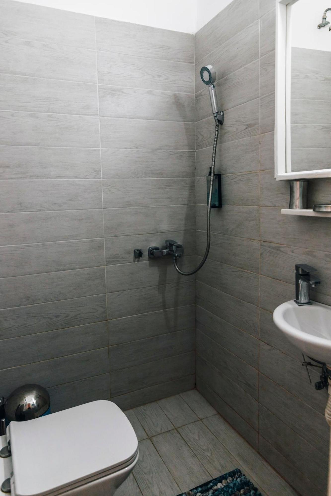 Monastiraki-Psiri, Old Town, 3-Bdr Apt, Sleep 6-10P, Spacious Court Yard Αθήνα Εξωτερικό φωτογραφία