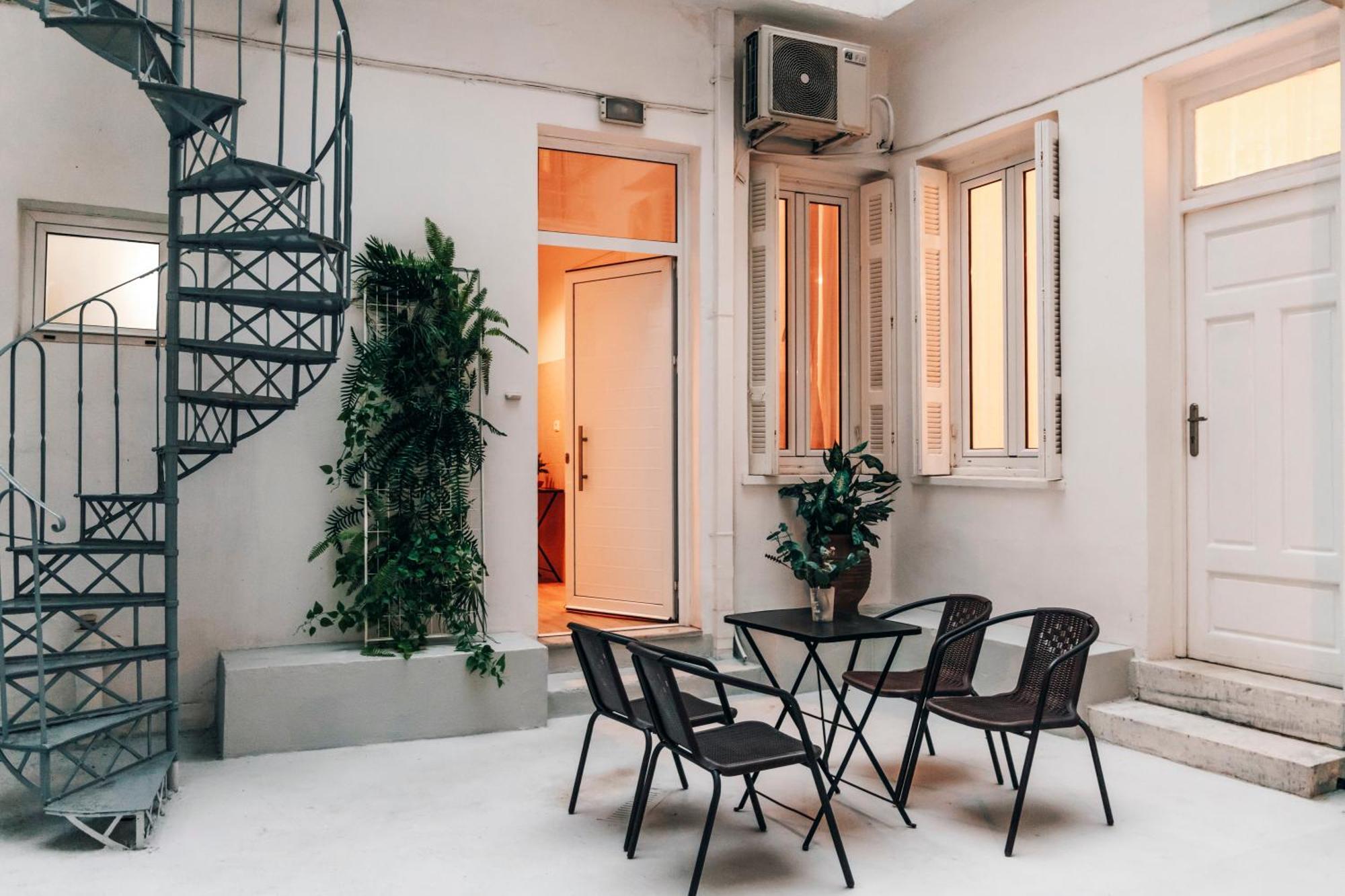 Monastiraki-Psiri, Old Town, 3-Bdr Apt, Sleep 6-10P, Spacious Court Yard Αθήνα Εξωτερικό φωτογραφία